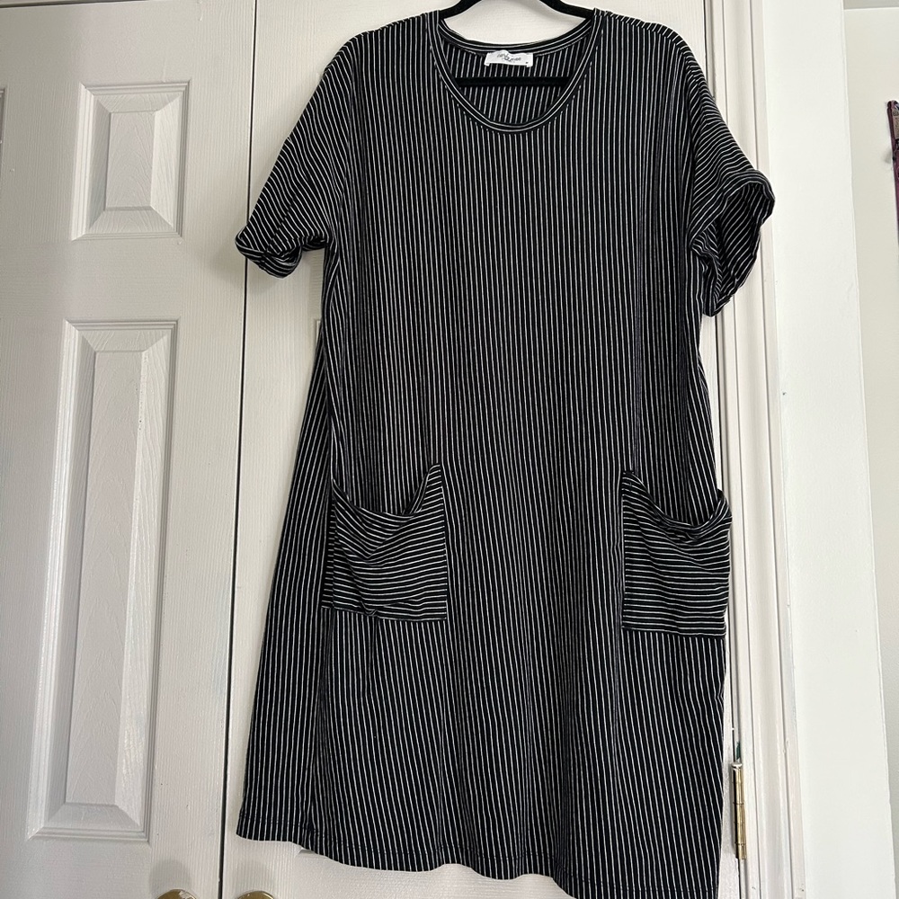 CJLA Carly Jean Los Angeles knee length stripe dress
